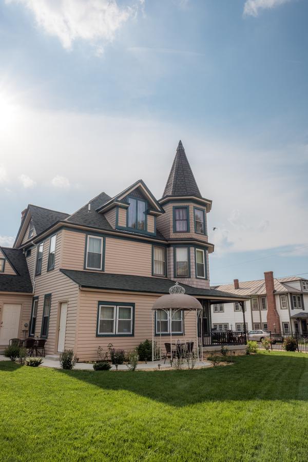 Dennison Street Inn, B&B Colonial Beach Eksteriør billede